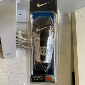 NIKE Youth Soccer Shinguards (BRAND NEW)